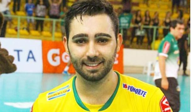 Líbero Gian Moraes renova com o MOC América