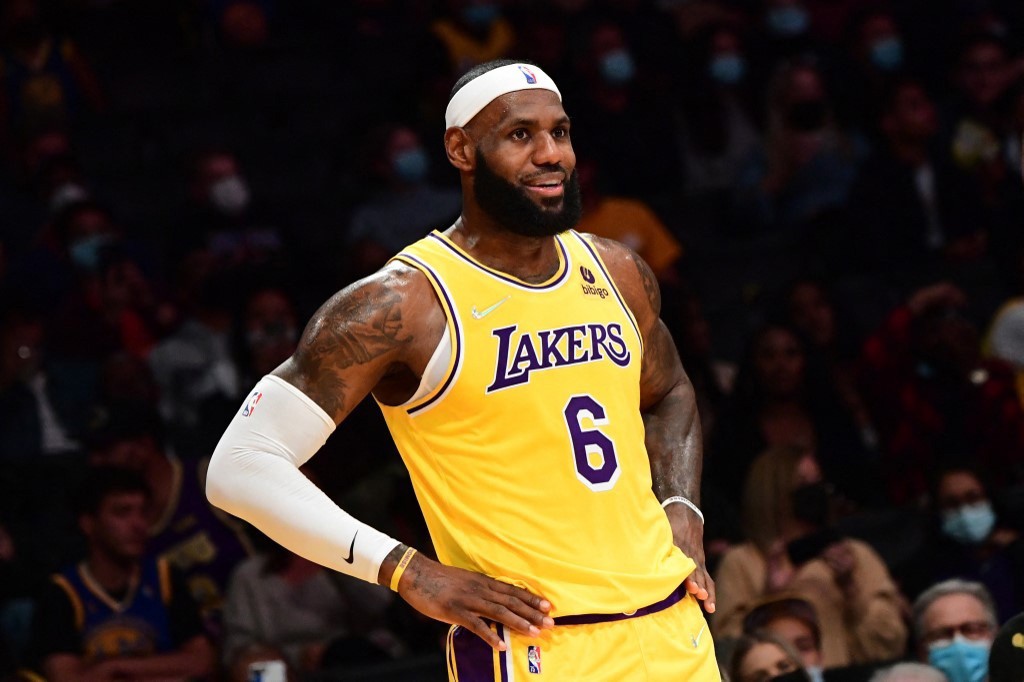 LeBron James tem planos de jogar até depois dos 40