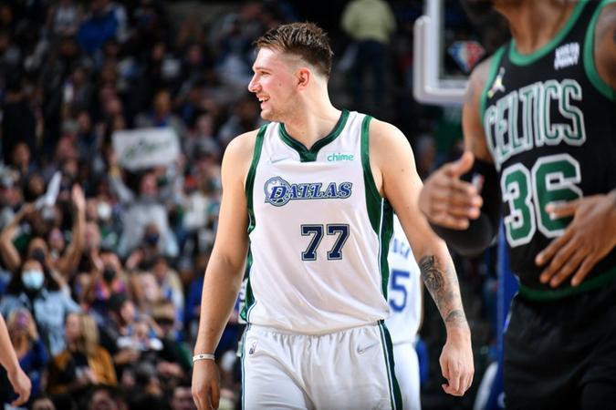 Sérvio voltou a ter grande atuação e foi importante para a quinta vitória seguida dos Mavericks