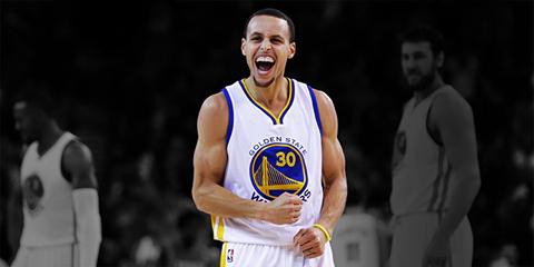 Curry finalizou o jogo com um "double-double" ao anotar 12 rebotes e 21 pontos