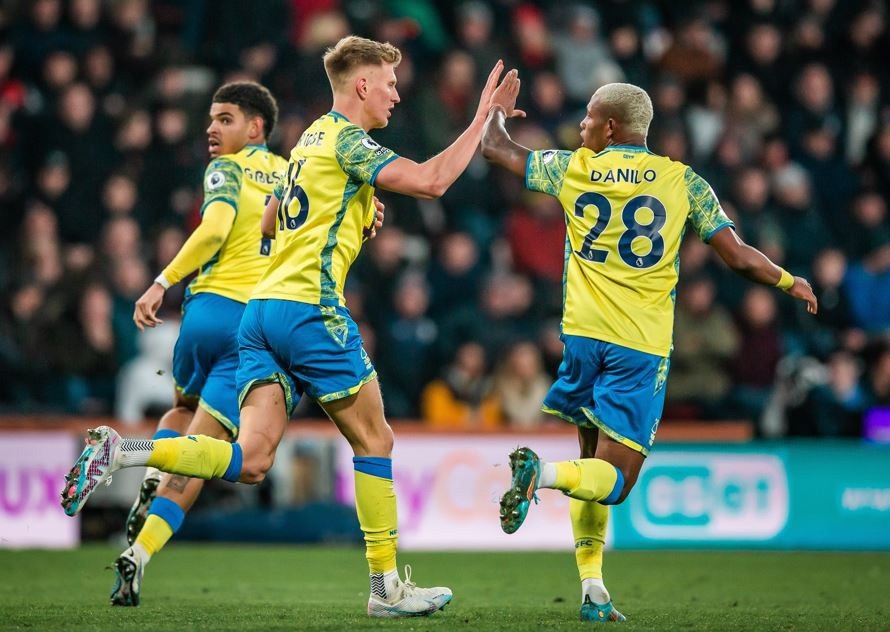 Nottingham Forest e Manchester United se enfrentam nesta quarta-feira (25)