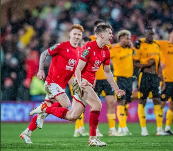 Nottingham Forest recebe o Leicester United em briga na parte baixa da tabela do Campeonato Inglês