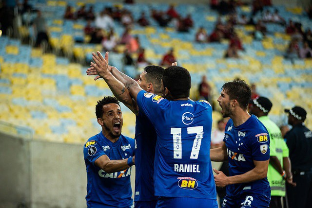 Novo patrocínio do Cruzeiro ocupará o lugar da Iplace, nas costas da camisa celeste, já na partida contra o Santos, nesta quarta-feira