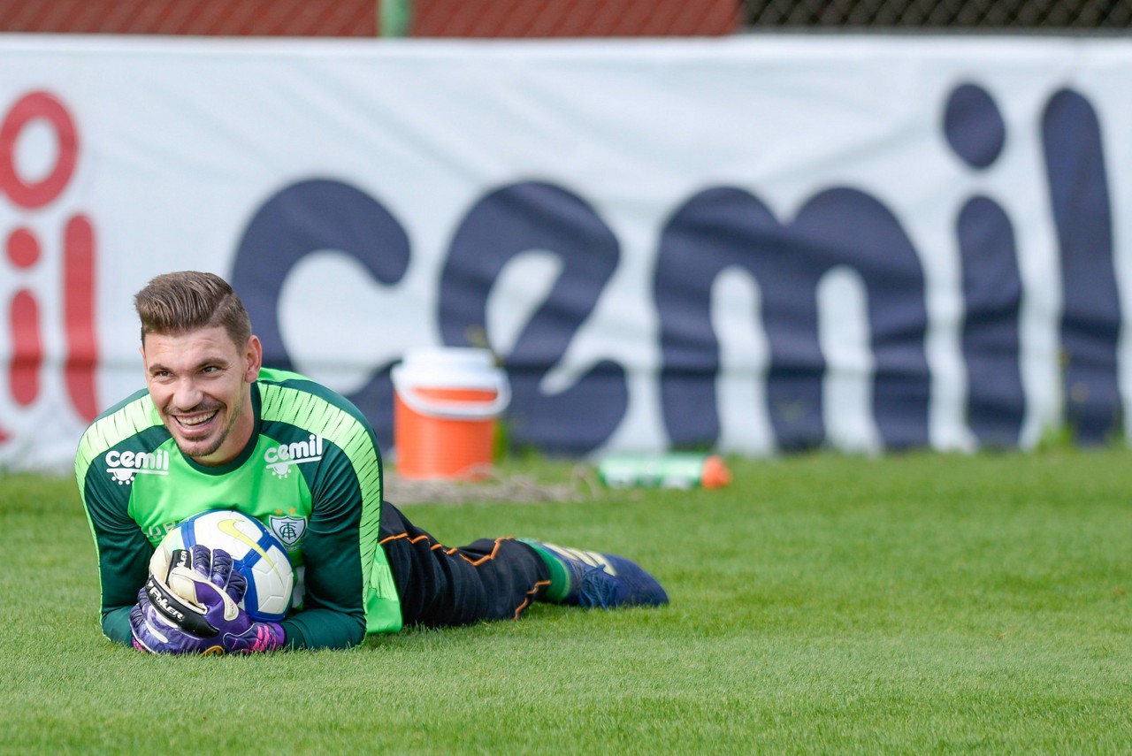 João Ricardo irá completar 200 jogos com a camisa do América nesta quinta-feira (05), no Independência, contra o Vasco