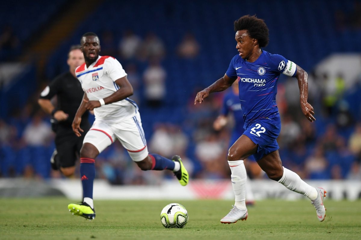 Equipe inglesa foi melhor na partida e teve nos pés de Willian, as principais oportunidades para vencer