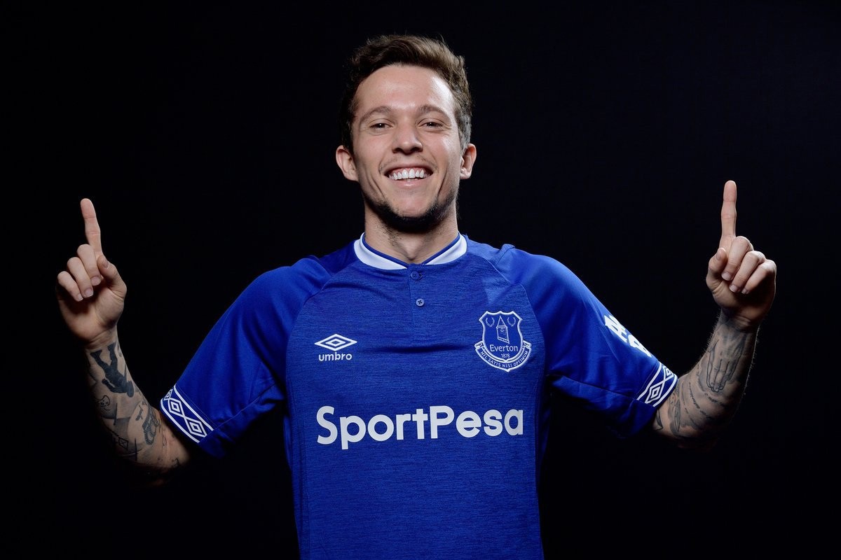 Bernard assinou um contrato válido por quatro temporadas com o clube de Liverpool
