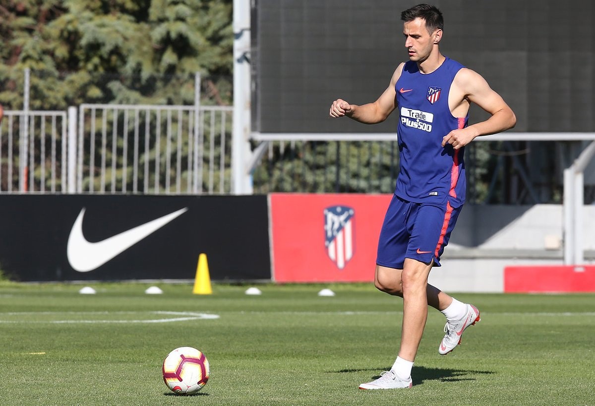 Kalinic acerto por três temporadas com o clube madrilenho