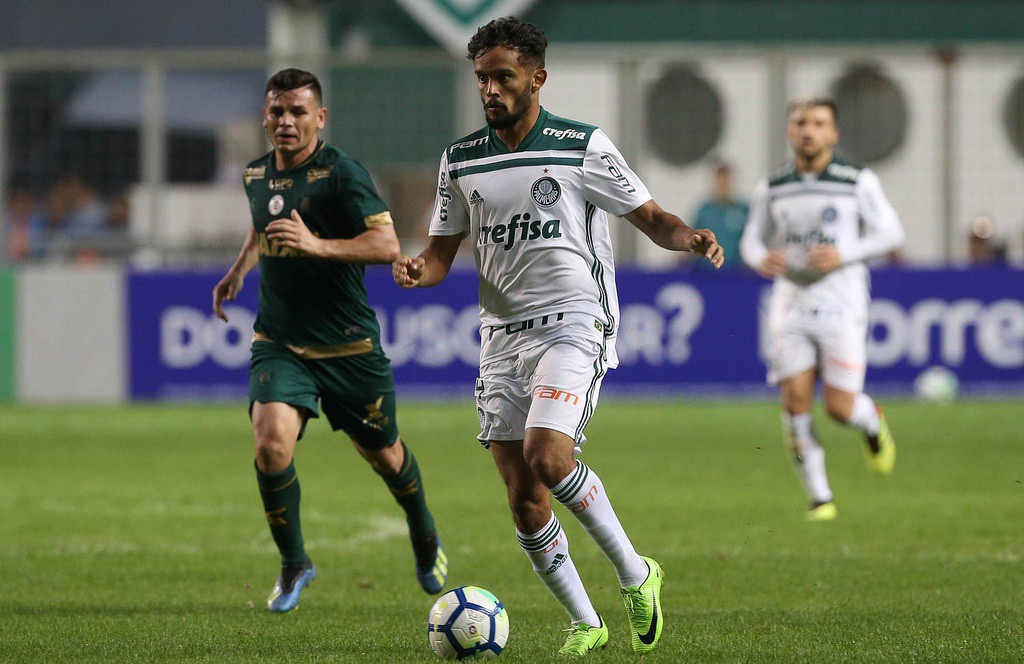 Gustavo Scarpa atuou contra o América no último domingo (05), no empate por 0 a 0 no Independência, pelo Brasileirão