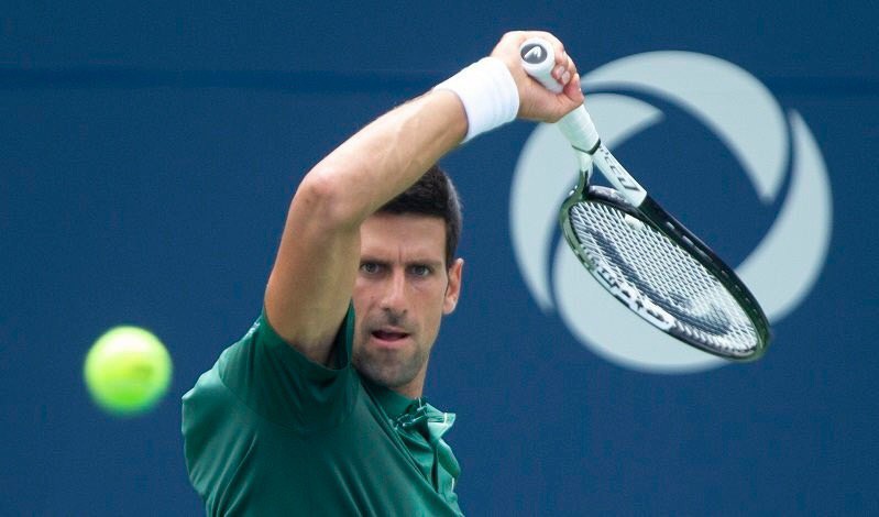 Novak Djokovic derrotou canadense por 2 sets a 0, com parciais de 6/3 e 6/4, em partida com 1 hora e 24 minutos de duração