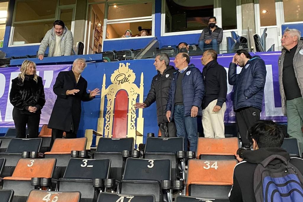 Trono em homenagem a Pelé no estádio do Pachuca
