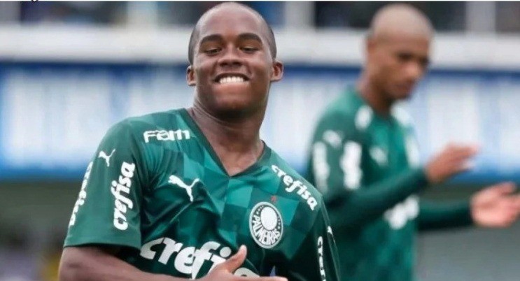 Atacante Endrick, da base do Palmeiras