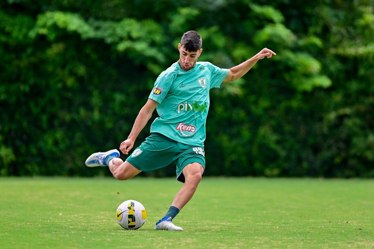 Pedrinho está à disposição de Mancini