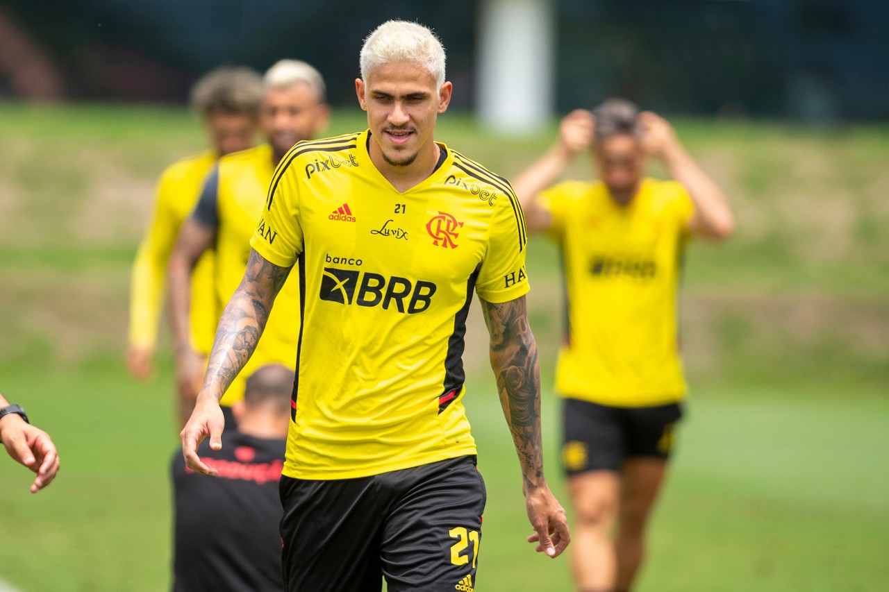 Pedro agora tem contrato com o Flamengo até 2027