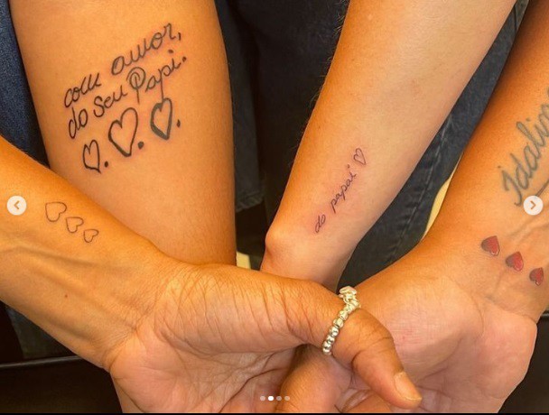 Família de Pelé tatua homenagem ao Rei