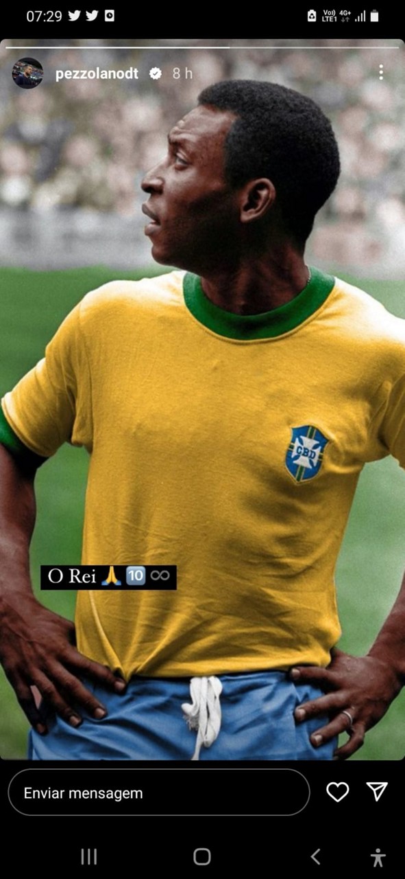 Técnico do Cruzeiro, uruguaio Paulo Pezzolano também prestou sua homenagem a Pelé
