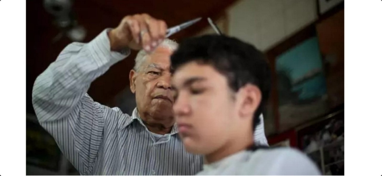Além de cortar o cabelo do Rei, 'Seu Didi' acabou se tornando amigo de Pelé
