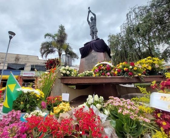Homenagem a Pelé em Três Corações, sua cidade natal