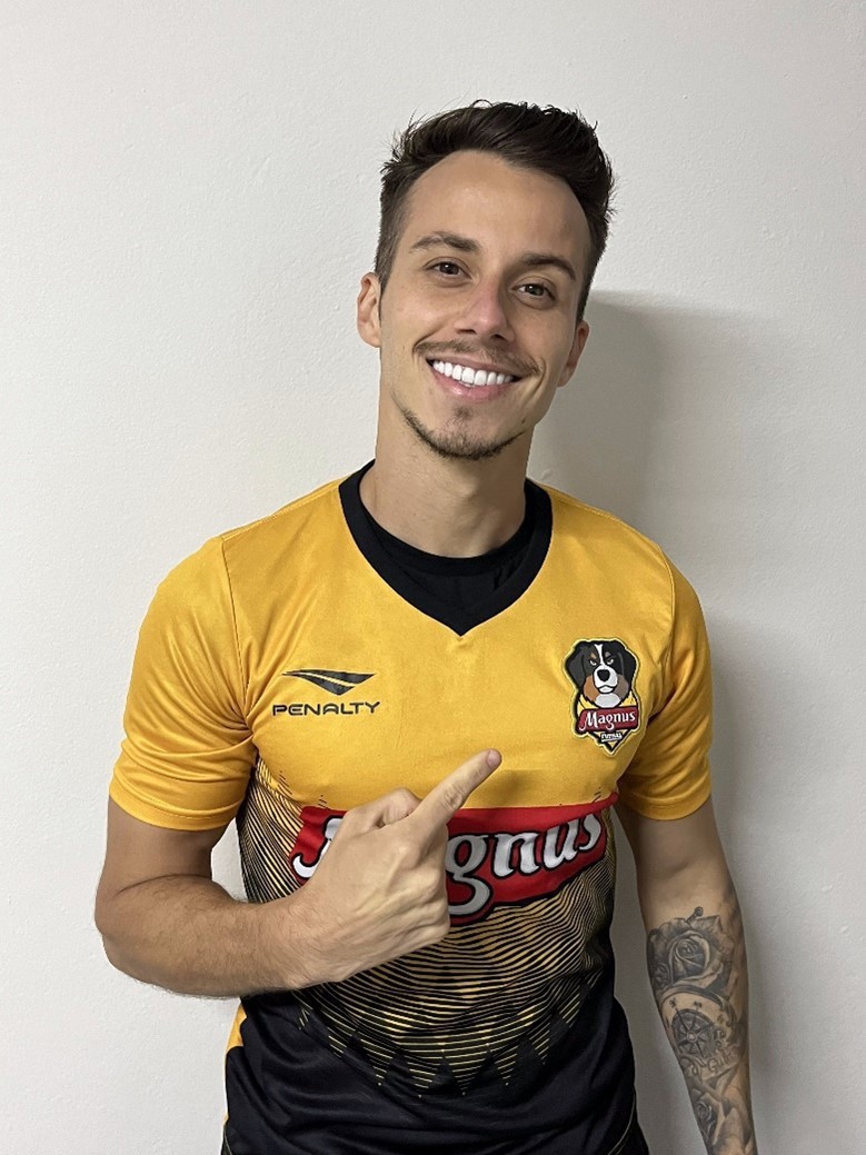 Penalty realiza sonho de influenciador Adonias e contribui com ação social (1)jpg