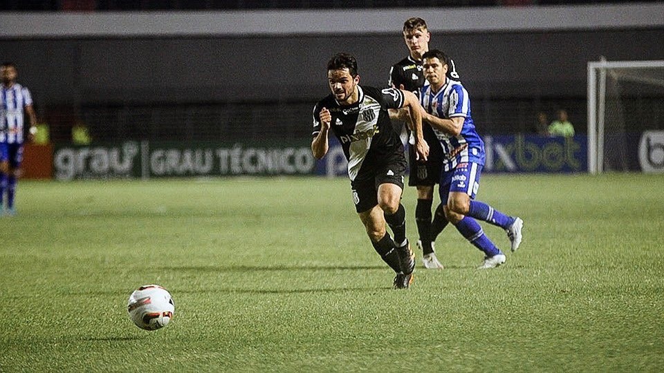 Ponte Preta bateu o CSA, no estádio Rei Pelé, em Maceió