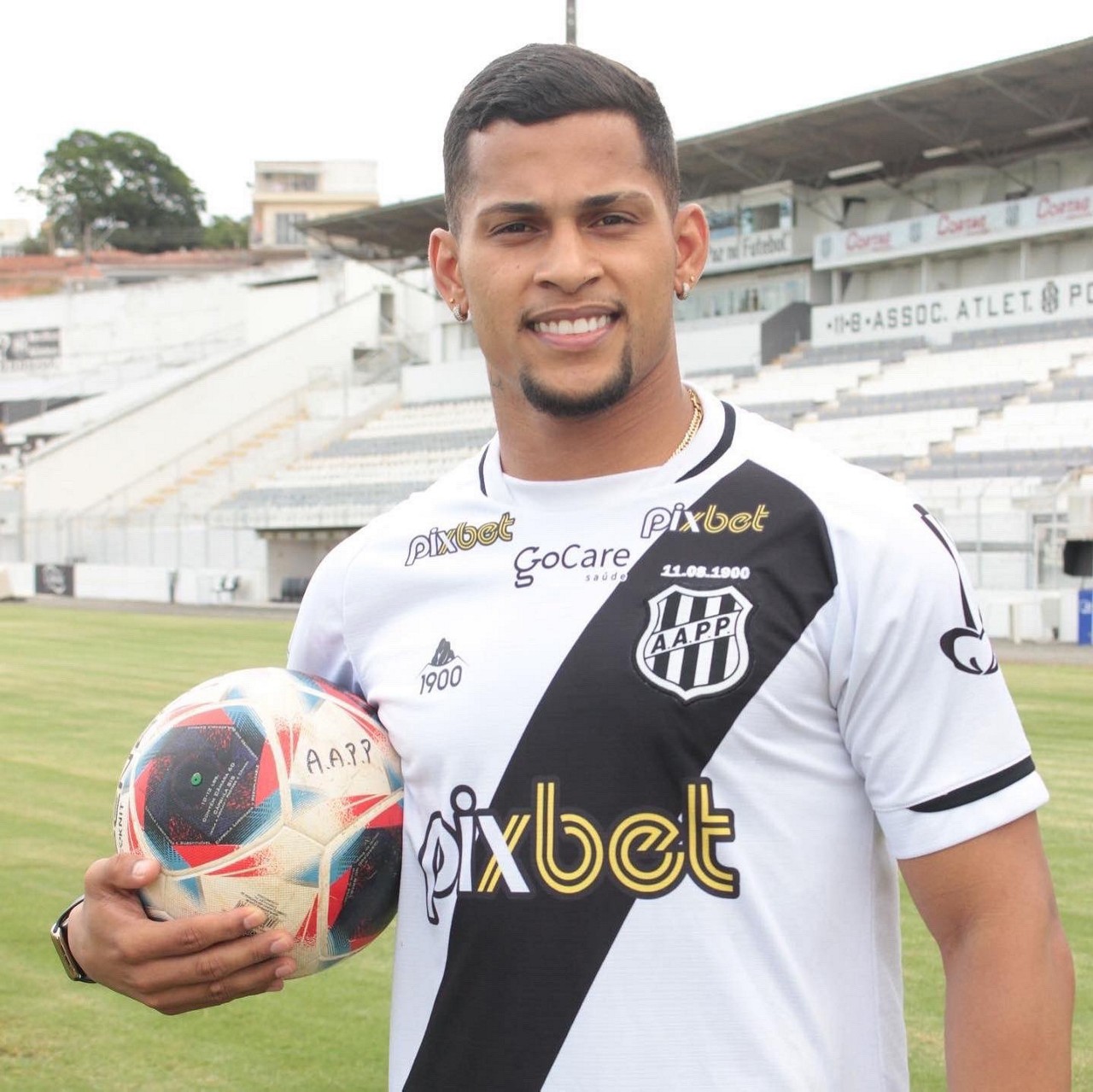 Lateral-direito Mailton, da Ponte Preta