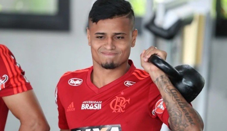 Meia Éverton deve ser o novo reforço da Ponte Preta para a sequência da Série B