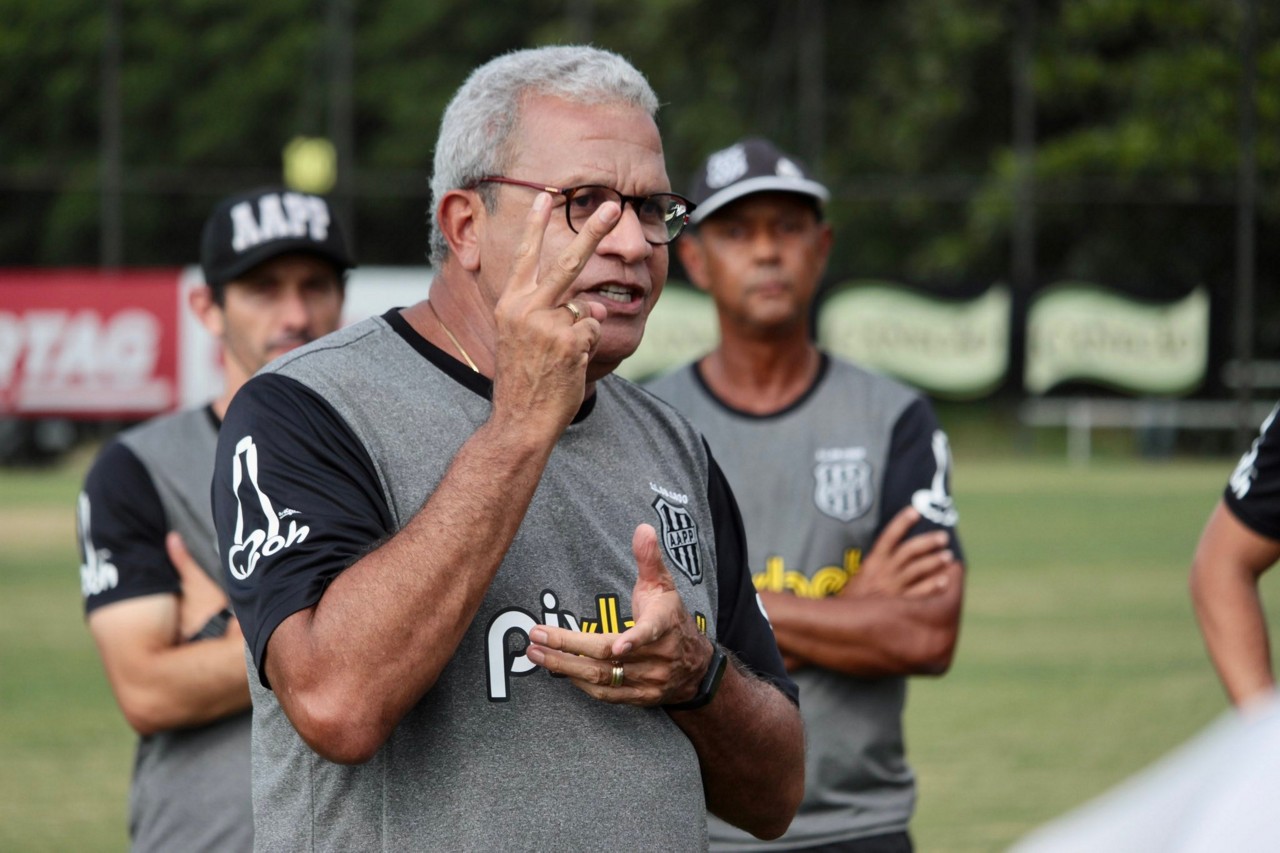 Técnico Hélio dos Anjos, da Ponte Preta