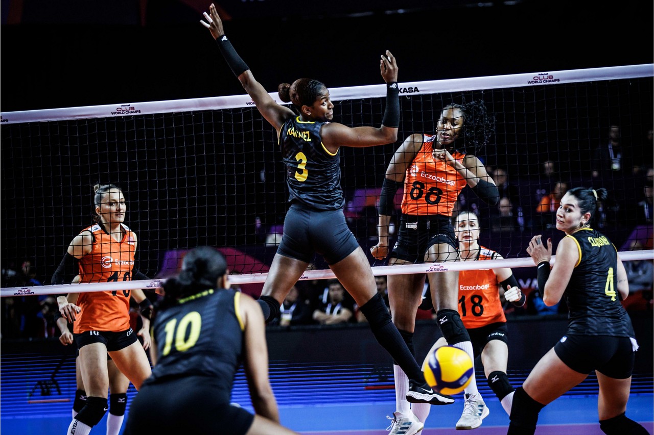 Praia Clube x Eczacibasi, pelo Mundial de Vôlei