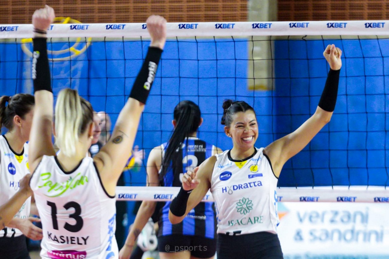 Carol avalia clássico contra Minas desta quinta (16)