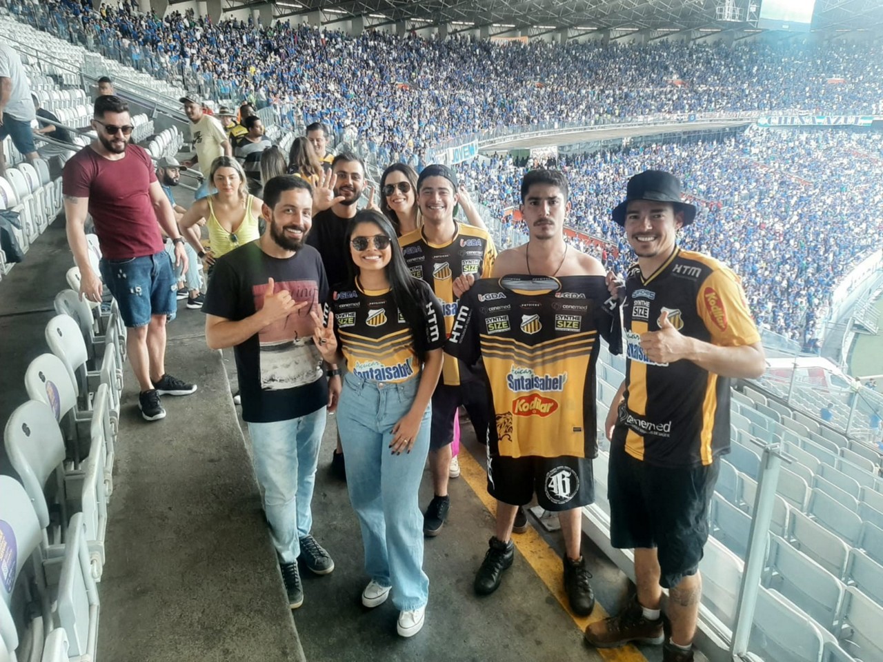 Primos e amigos da esposa de Douglas Baggio foram ao Mineirão apoiar o atacante do Novorizontino