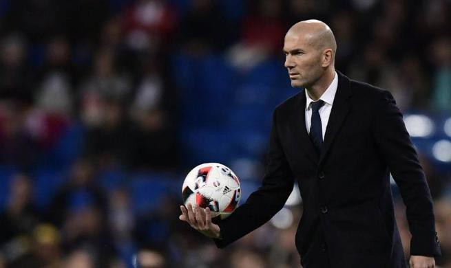 PSG negocia contratação de Zinedine Zidane, diz imprensa francesa