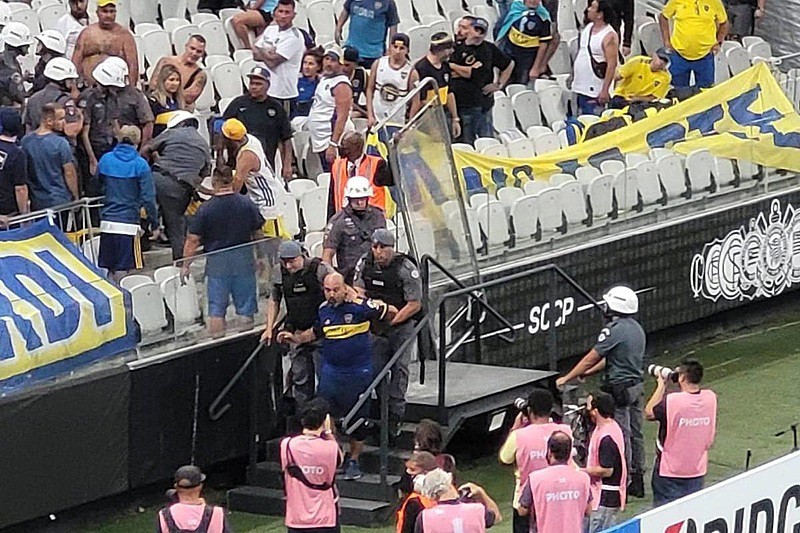 Torcedor do Boca foi detido após imitar um macaco em jogo na Arena Corinthians