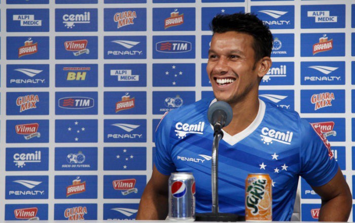 Henrique na época de jogador do Cruzeiro