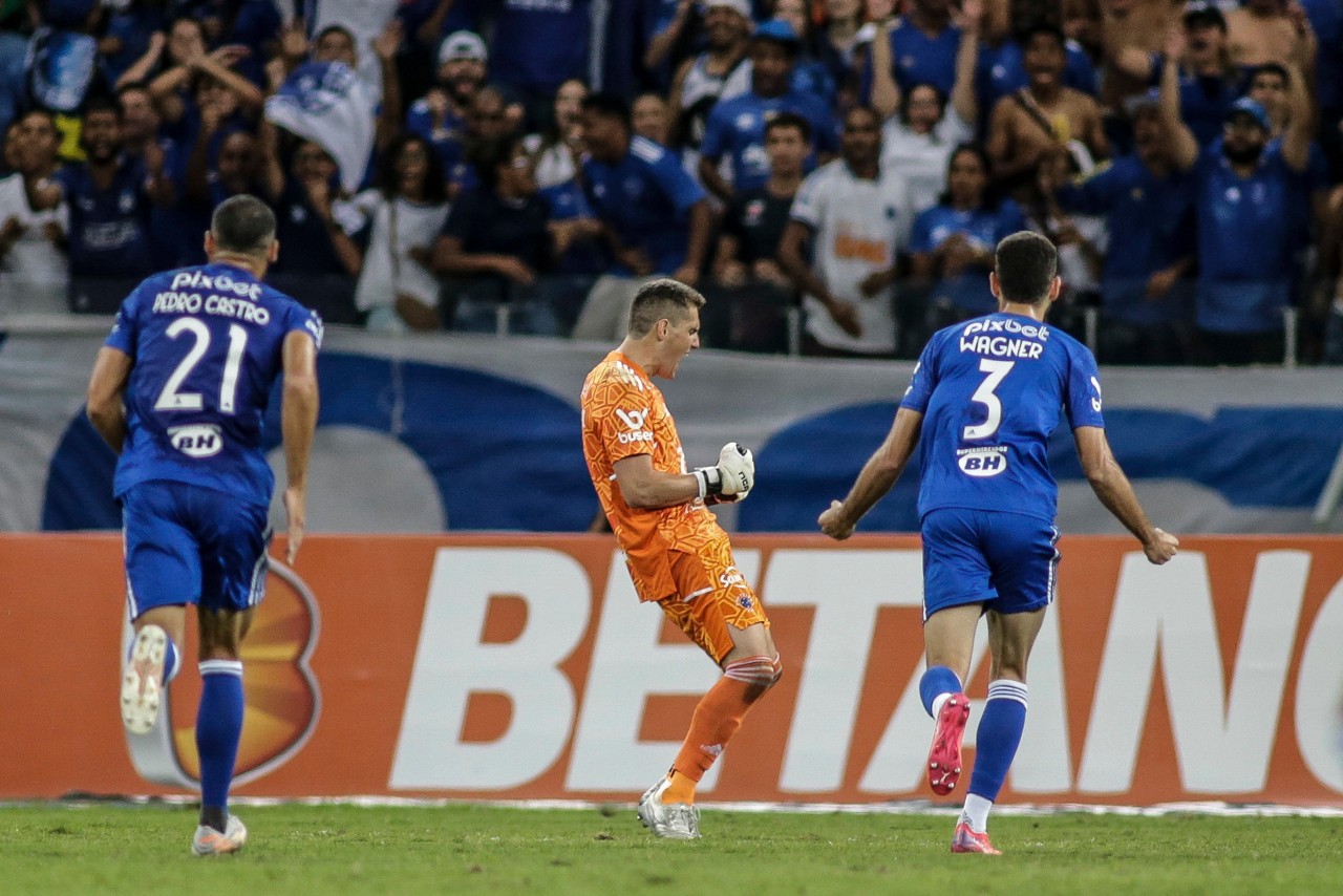 Rafael Cabral foi o herói em vitória celeste sobre o Bahia, na última rodada