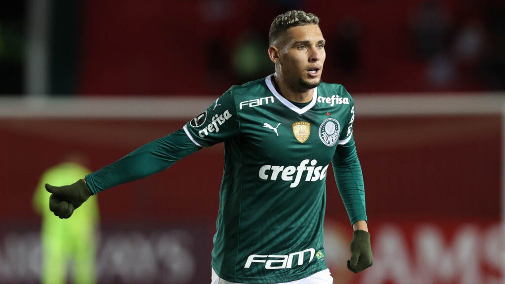 Atacante Rafael Navarro