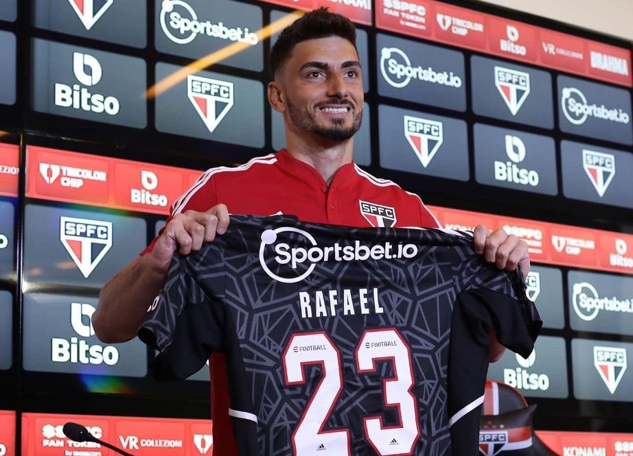 Rafael é apresentado como novo goleiro do São Paulo