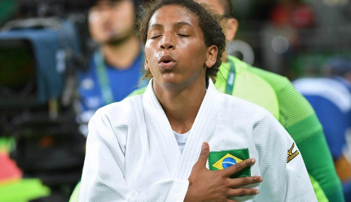 Rafaela Silva celebra seu 1º ouro desde Olimpíada do Rio e fim do jejum de pódio
