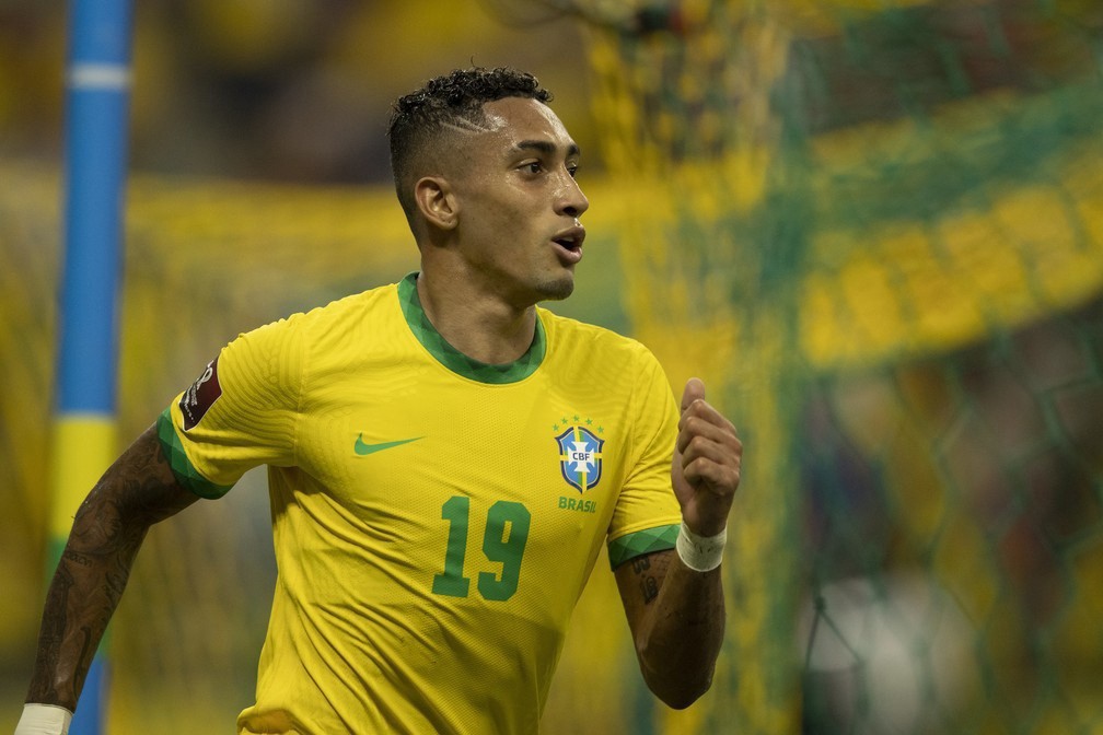 Estafe de Raphinha decidiu esperar mais um pouco pelo Barcelona