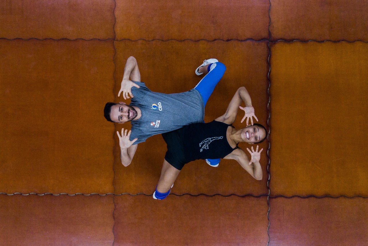 Rebeca e Lucas são atletas da seleção brasileira de ginástica