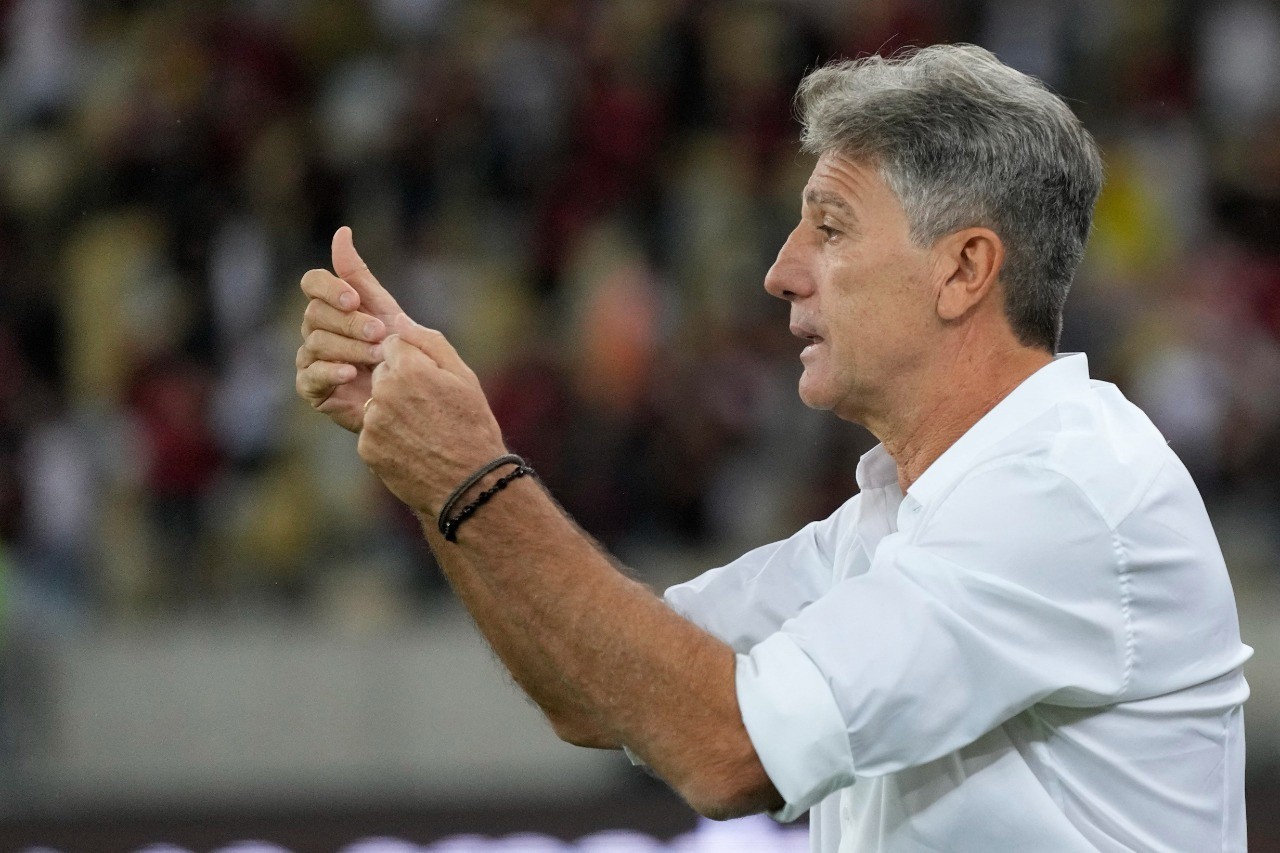 Renato Gaúcho disse que sua declaração sobre o estilo de jogo de Fernando Diniz foi 'distorcida'