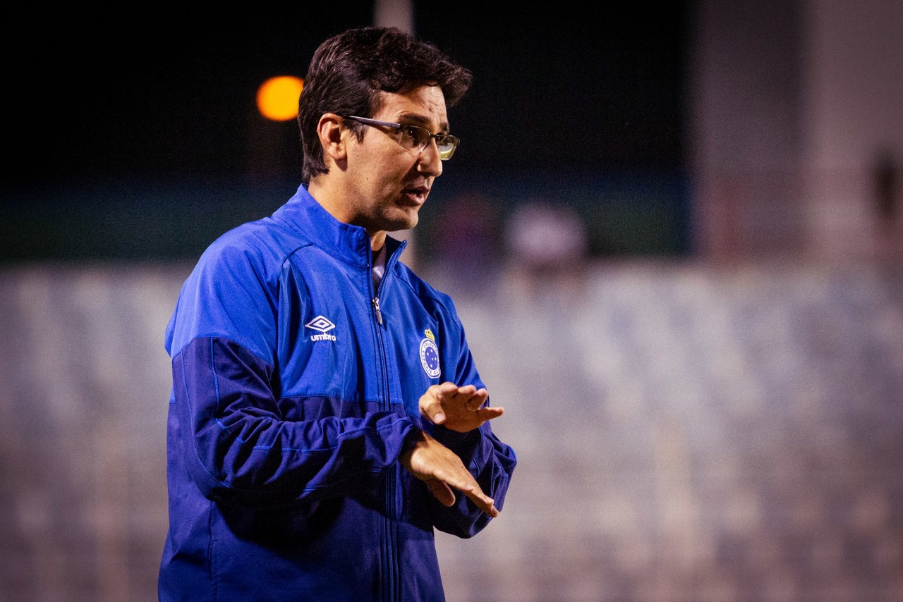 Ricardo Resende, do sub-20, poderá ser interino contra o Avaí