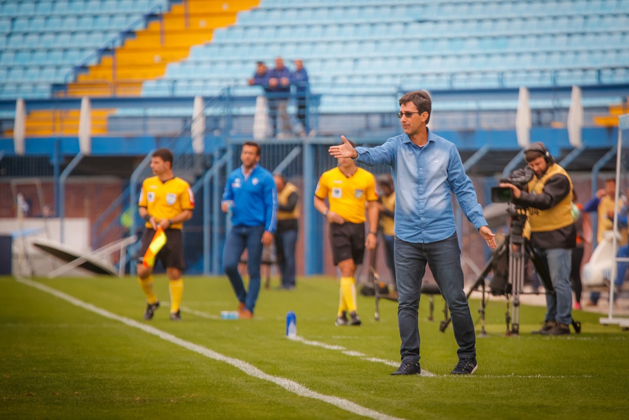 Ricardo Resende comandou o Cruzeiro no empate com o Avaí