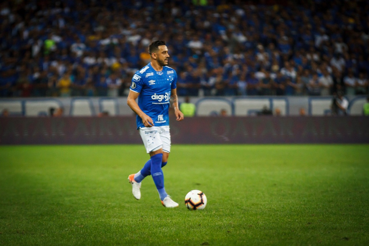 Entrada do meia melhorou time do Cruzeiro contra o River