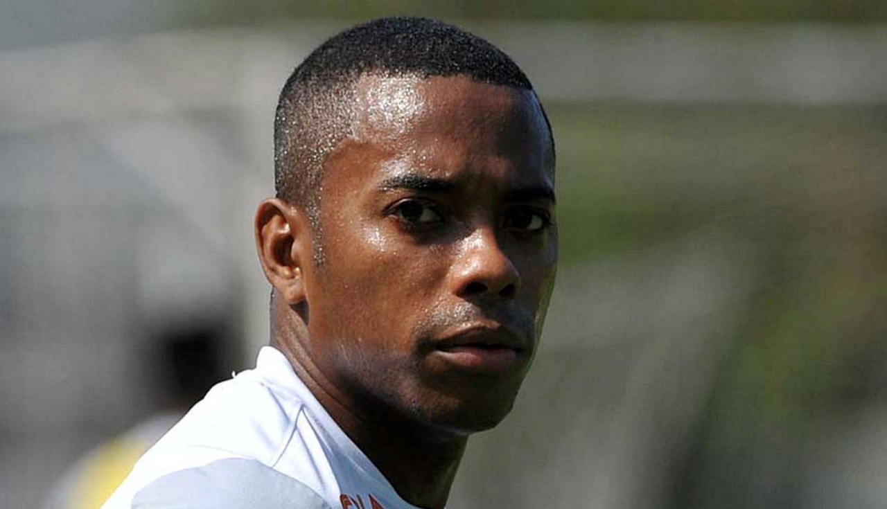 Robinho foi condenado por estupro na Itália