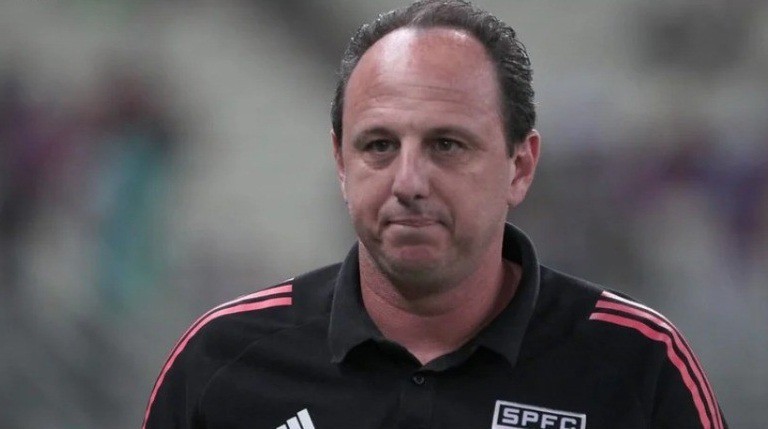 Técnico Rogério Ceni, do São Paulo