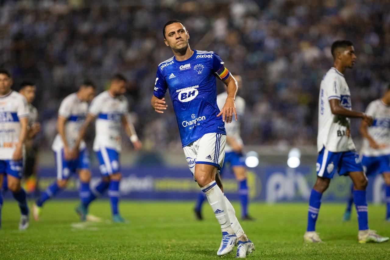 Rômulo não é considerado titular, mas é o primeiro capitão