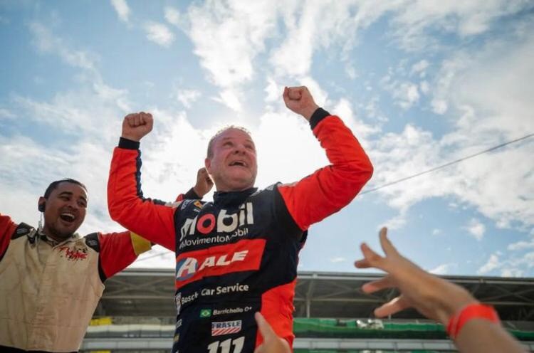 Rubens Barrichello conquistou o segundo título da Stock Car