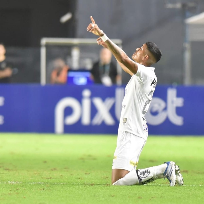 O jovem Lucas Barbosa marcou o gol da vitória santista