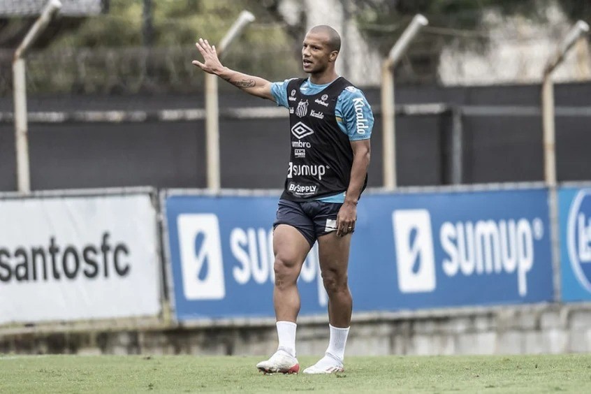 Carlos Sánchez, volante do Santos