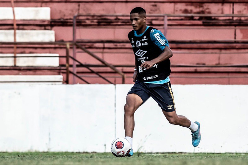 Ainda lesionado, Ângelo não poderá reforçar o Peixe no clássico