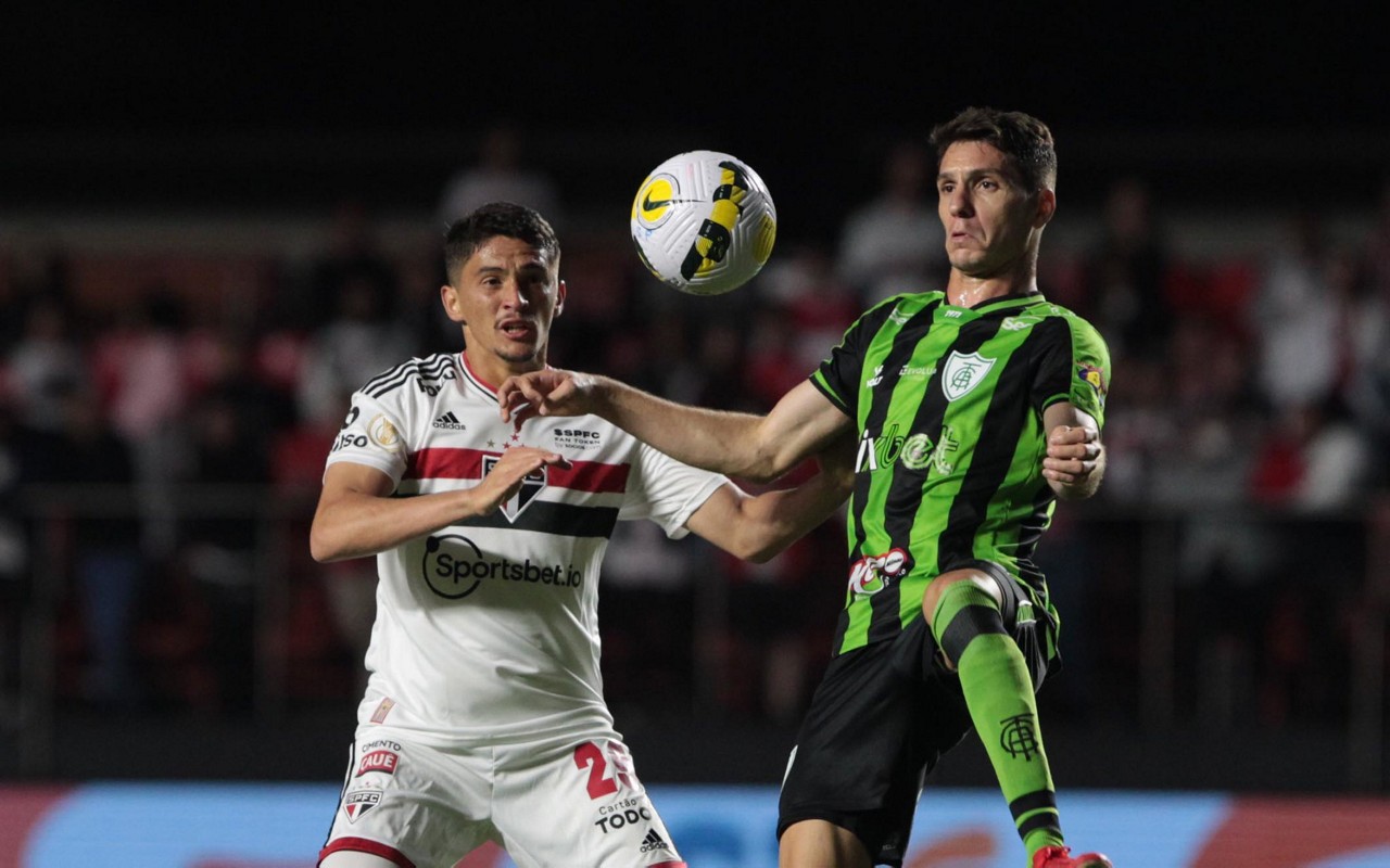 No dia 12 de junho, Tricolor e Coelho duelaram no Morumbi